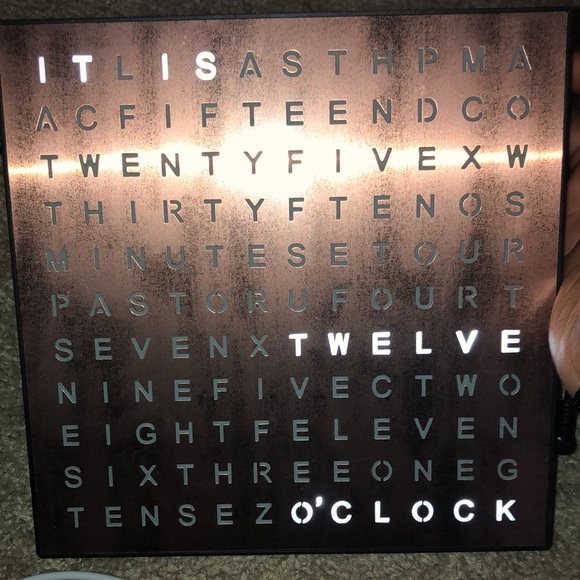 LED Stand Up Clock Display - Picture 7 of 8